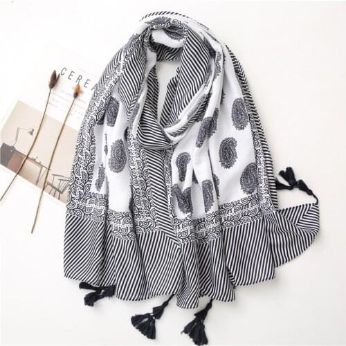 2020 New Beautiful Cotton Paisley Print Tassel Scarves And Shawls Long Fashion Flower Scarf Wrap Hijab Free Shipping
