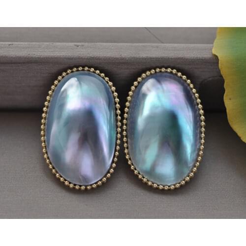 Z10933 Huge 32mm Blue Oval Mabe Pearl Stud Earring
