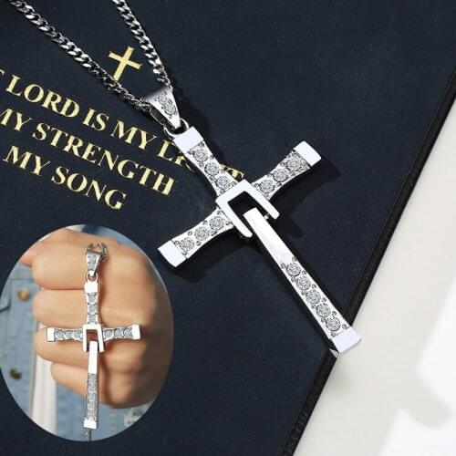 Classic Rhinestone Cross Men Crystal Jesus Cross Pendant Necklaces Stainless Steel Activities Male Gift Jewelry Accessory