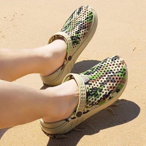 Garden Shoes Mens Crocks Sandals Beach Flat Camouflage Slippers Slip-On Summer Outdoor Light Casual Hole Shoes