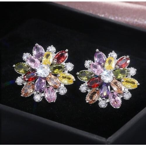 Huitan New Arrival Gorgeous Big Flower Stud Earring for Women Wedding Engage Dance Party Noble Brilliant Zircon Stone Earrings