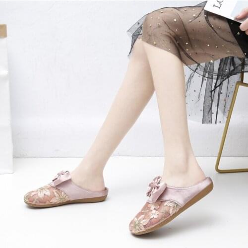 Women slippers outside new Traditional embroidered soft skin-friendly non-slip flat lightweight antique style bow sandals U30-47