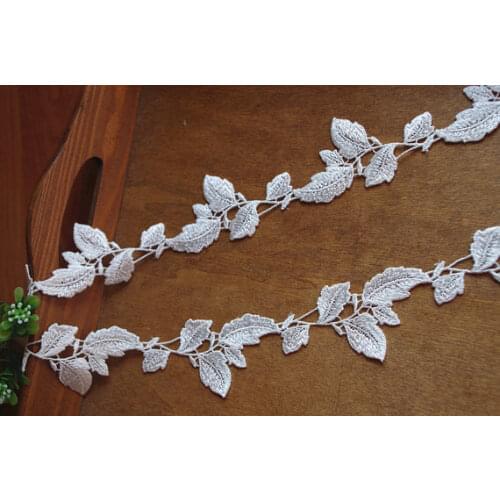 Venise lace trim, crochet lace trim with delicate floral pattern, off white lace leaves