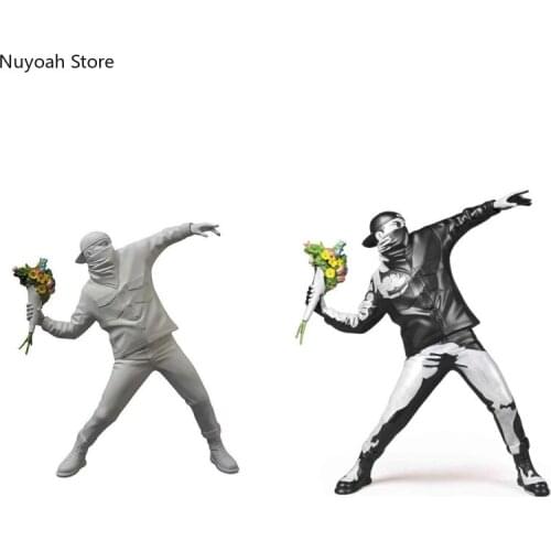 Creative Throwing Flowers Boy Art Sculpture Decoration Resin Crafts Desktop Decoration Modern Home Decoration Accessories