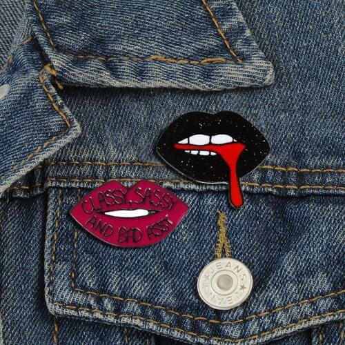 Black Red Lips Brooches Pins Cool Funny Biting Tongue Badge Women Men Romantic Lapel Enamel Pins Fashion Jewelry Accessories