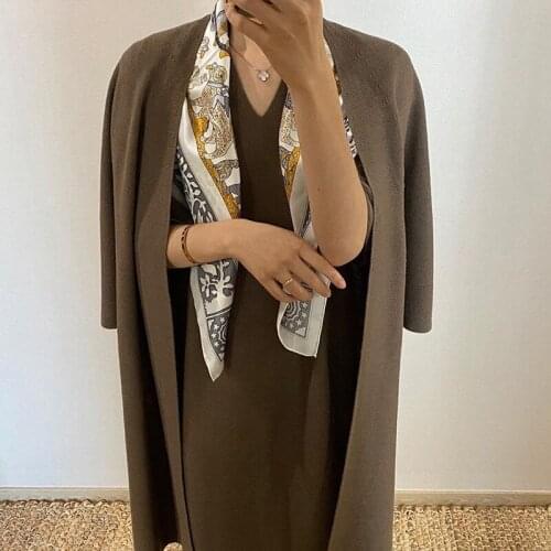 Autumn and Winter Japanese Warm and Elegant Classic Silk Shawl Fashion 70 Printed Imitation Silk Scarf