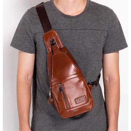 High Quality Mens Crossbody Bags Crazy Horse Leather Chest Bag Leather Crossbody Bages Retro Mens Zip Pocket Short Travel Bag