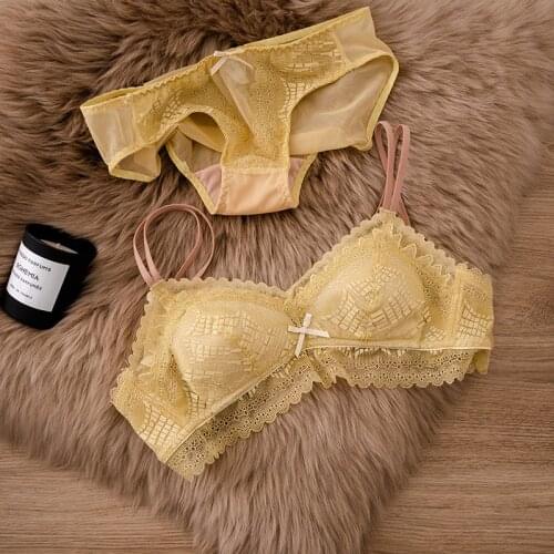 Wriufred Sexy lace no steel ring comfortable and breathable underwear cross beautiful back light and breathable sweet bra set