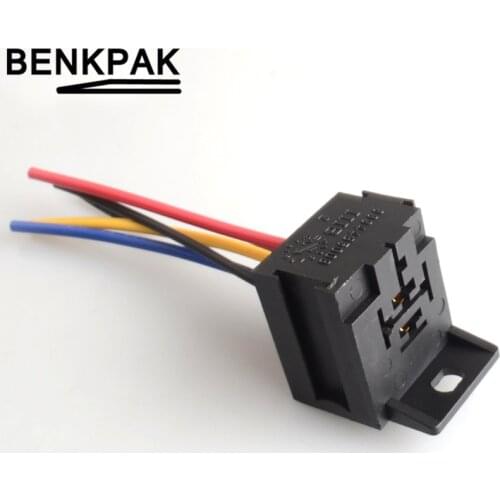 Auto relay socket with 5 cables