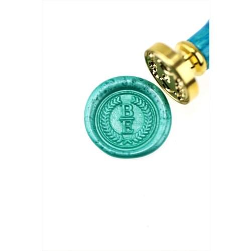Personalized monogram wax seal stamp/initials Custom wedding seals/wedding invitation seal/custom wedding stamp/wreath with init