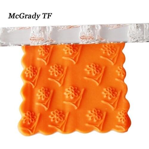 Chrysanthemum Flowers Rolling Pin Decor Does Not Touch The Flattening Rod Side Stick Gift Embossing Baking Tools Fondant Tools