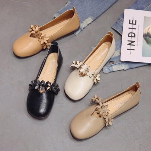 Best selling popular flower decoration loafers simple personality design spring autumn round toe casual flat shoes women W38-76