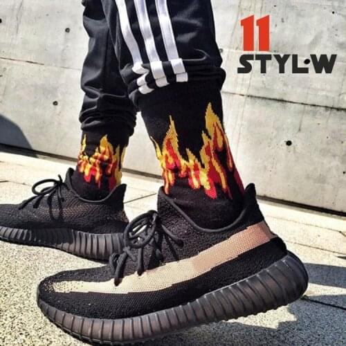 Fashion White Black Cotton Men Socks On Fire With Print Hip Hop Skateboard Socks For men Street Style Calcet flame Word Socks