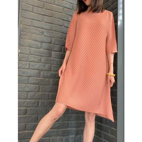 2020 summer Womens thin irregular dress Miyak fold Fashionable design loose loose plus size slim dress tide