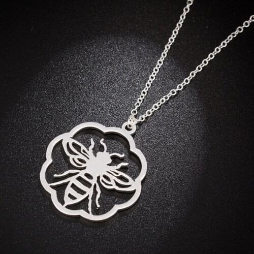 1pc Funny Bee Picking Flowers Stainless Steel Pendant Necklace Insect Charms Necklaces For Women Girls Party Gift