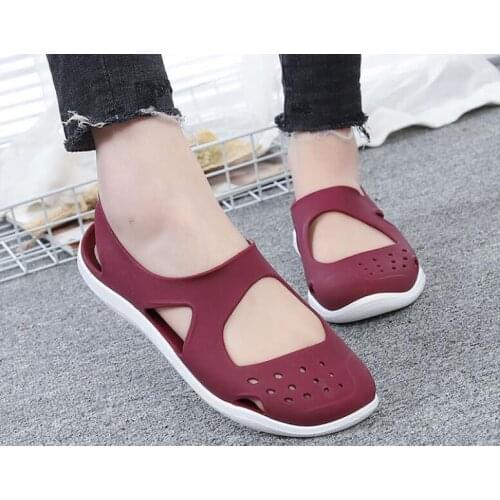 New Summer Women Sandals Hollow Flat Shoes Female Slip On Sandals Fashion Soft Light Slides Ladies Comfortable Beach Shoes