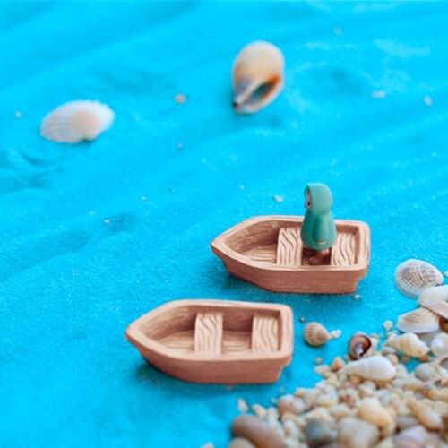 2018 New 2PC/Set DIY Accessories New Resin Craft Retro Wood Boat Model Figure Toys Micro Garden Decoration Ornaments Terrariums
