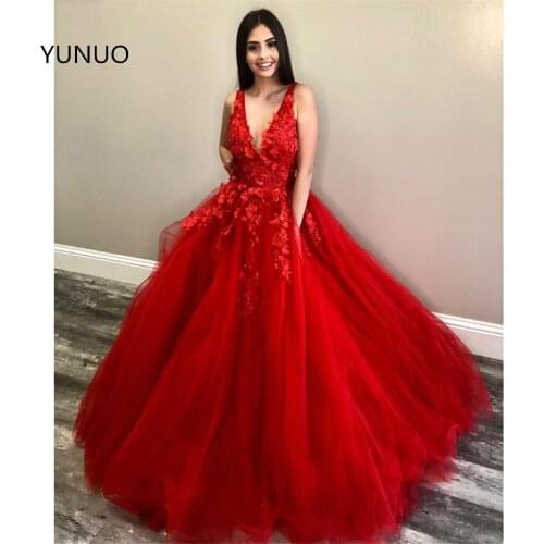 YUNUO Red Floral Appliques V Neck Ball Gown Prom Dresses 2021 Tulle Sleeveless robe de soiree Evening Dress Long Vestidos