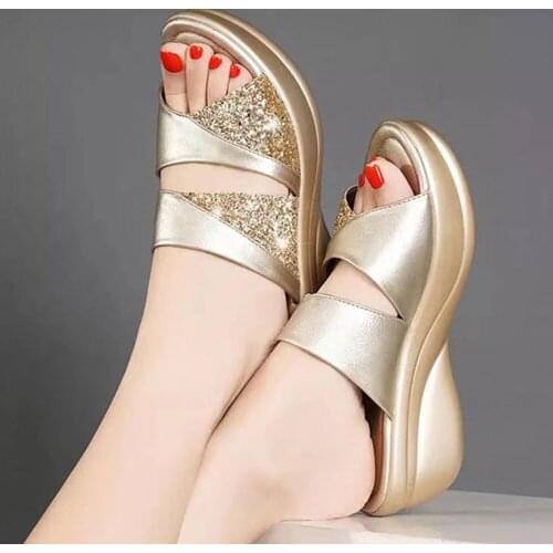 Summer Women Sequins Wedge Slippers Bling Platform Flip Flops Soft Comfortable Casual Shoes Outdoor Beach Sandals Ladies Slides