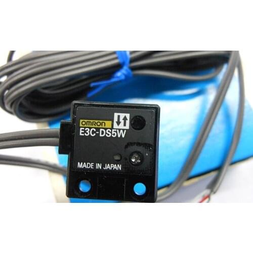 E3C-DS5W Original Authentic OMRON photoelectric sensor OriginalAuthentic