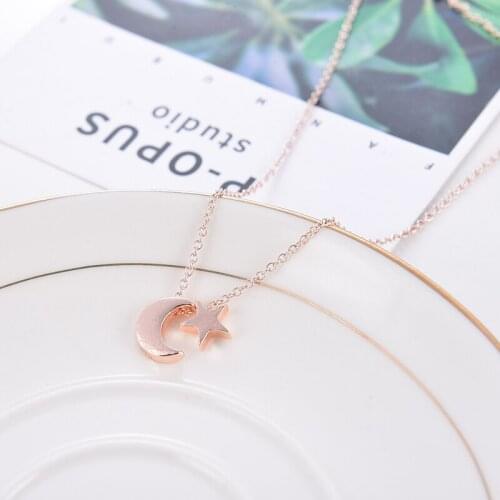 Korean moon star pendant ornaments, necklaces fashion female ornaments.Mothers girlfriend