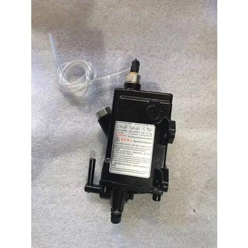 Applicable to Delong F3000 new M3000 cab lift oil pump manual hydraulic oil pump original accessories