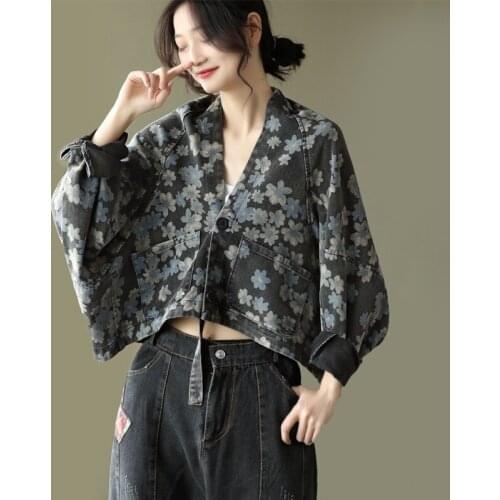 Womens Spring New Classic Vintage Print Loose Jacket Bat Sleeve Soft and Comfortable Ladies Literary Style Outerwear