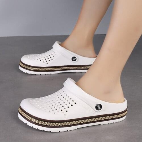 High Quality Men Clogs Women Slippers Soft Bottom Beach Fashion Clogs Men Shoes 2021 Couple Sandals Comfortable Breathable EVA