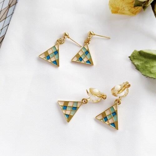 2018 version of fashion glitters pearl triangle, triangular painting, oil geometric modeling and hanged earring ear nail
