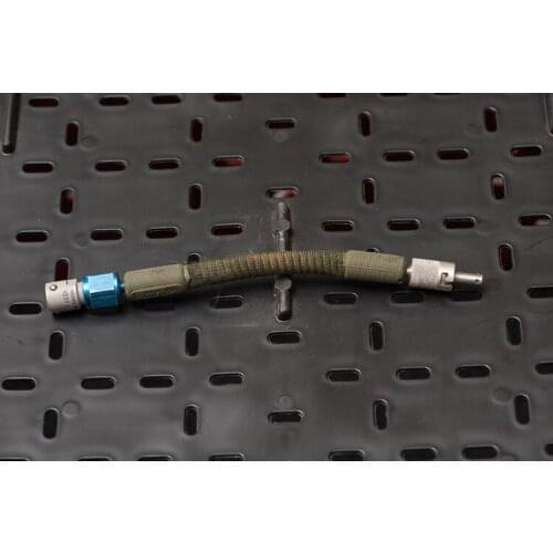 Oxygen conduit used on aircraft, with electronic interface