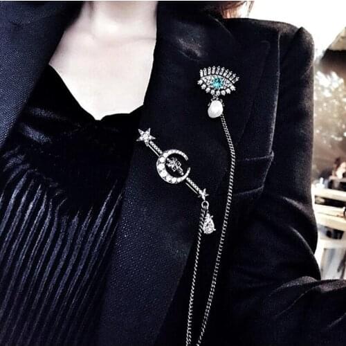 Eye of the demon woman brooch moon eyes long belt buckle shoulder chain personality corsage, restoring ancient ways