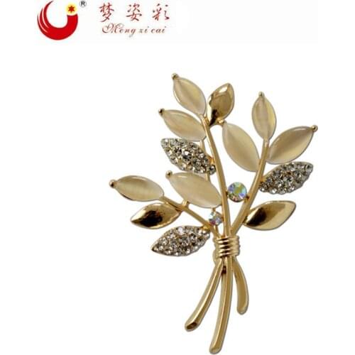 MZC New Romantic Gold Leaf Brooch Austrian Natural Crystal Brooches for Womens Femme Suit Dress Broches Wedding Lapel Pins Gifts