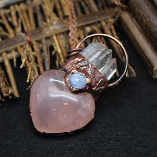 60*30mm Natural Pink Crystal Heart Shaped Necklace Vintage Personality Necklaces Sweater Chain Healing Power Pendulum Amulet