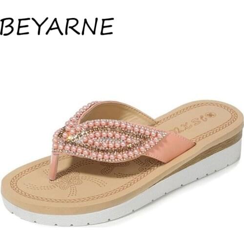 BEYARNE Pearl gladiator sandals women thong pearl beach shoes lady summer crystal wedge flip flops woman breathable sandals