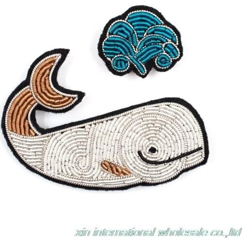 Creative design metal wire badges Clothes, bags, hats, handmade embroidery rozet White whale water jet badge
