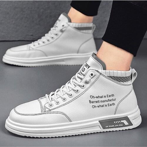 Men Leather Casual Shoes High Top Soft Mens Sports Shoes White Designer Sneakers New Laces Comfort Shoes Man Flat Shoes