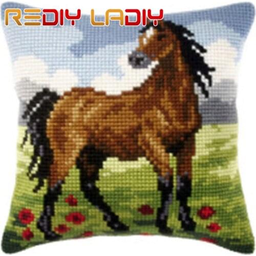 Cross Stitch Cushion Horse Love Pillow Chunky Cross Stitch Kits Acrylic Yarn Pillow Case Cross-Stitch Needlepoint Arts & Crafts