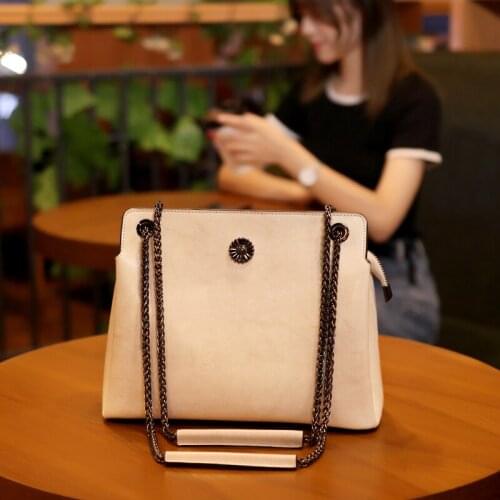 Women Bag Women Chain Crossbody Bag Fashion Trend Leather Large Capacity Shoulder Bag Vintage Crossbody Underarm Bag Bolso Mujer
