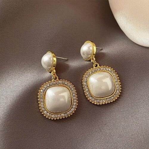 2021 New Fresh Geometric Square Temperament Senior Drop Earrings Contracted Sweet Pearl Fashion Women Earrings Joker Trend