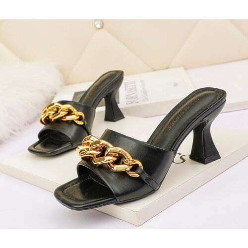 2020 New Style Summer Slides Women 6cm Low High Heels Mules Shales Casual Yellow Kitten Heels Slippers Sexy Buckle Glossy Shoes
