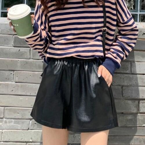 2020 Elastic Waist Warm Winter Faux Leather Shorts Women Black High Waist Female Autumn Korean Style Leather Shorts for Women