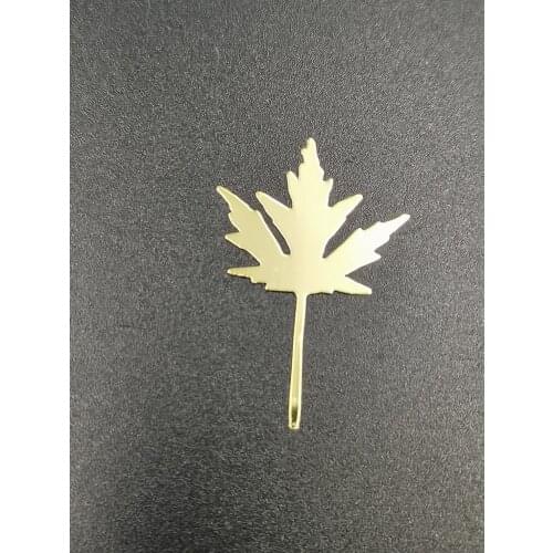 2 Pcs Maple Leaf Styling Metal Emblem Badge Car Stickers Badge Chrome Decal Logo Vinyl Sticker Cell Phone Ipad Car Decal Sticker