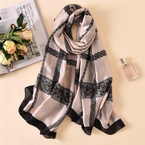 2020 Luxury Brand Spring Autumn Headscarf New Style Fashion Scarf Women Warm Shawl Printed Beach Towel scarves blanket poncho