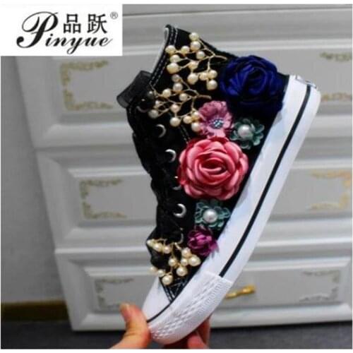 Girls sweet flower shoes 2018 Spring Canvas Shoes White Female High Help Custom Rhinstone Sequins Flowers Flat Shoes