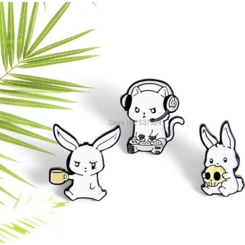 New 20Pcs Rabbit Enamel Alloy Brooch Lapel Pin Action Figure Toy