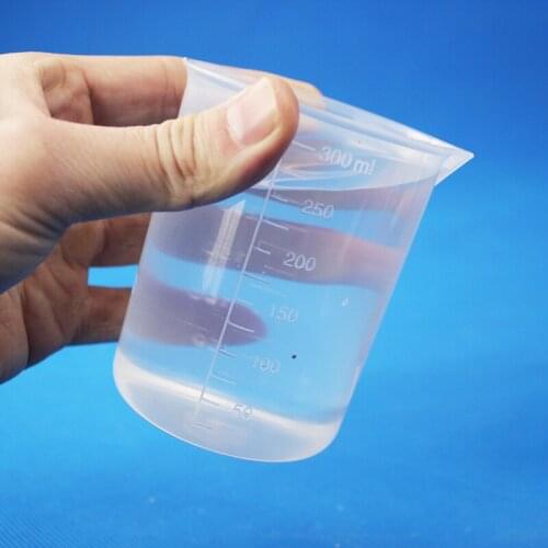 2pieces PP Plastic Measuring Cup, Beaker 500ml with Handle, Graduated Measuring Cup 250-500-1000-2000-5000ml
