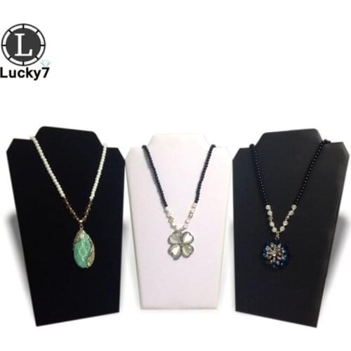 Folding Necklace Display Plate Pendant Rack Leather Jewelry Display Stand Necklace Holder Jewelry Display Stand 20*32cm