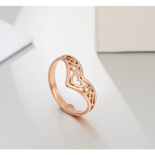 Skyrim Fashion Hollow Heart Ring Resizable Rose Gold Color Stainless Steel Finger Rings Jewelry Anniversary Gift for Women Girl