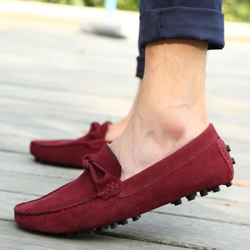 Loafers men cow suede Leather Shoes outdoor Mens Casual Luxury Shoes Men Fashion Sepatu Slip On Anti Slip Drive Men Shoes