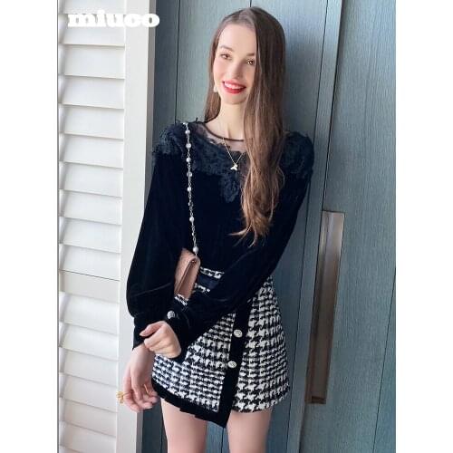 Round neck stitching embroidery lace pattern Lantern Sleeve velvet top womens wear 2021 Spring new High Quality Top Quality